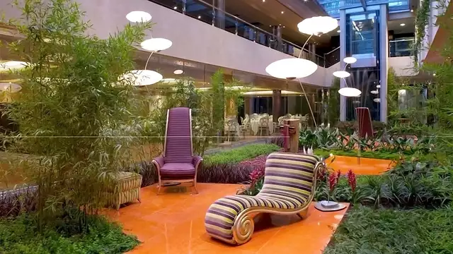 Descubre Oviedo en un céntrico hotel con desayuno y botella de cava