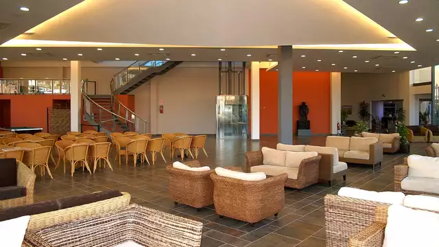 Vacaciones en media pensión en Empuriabrava