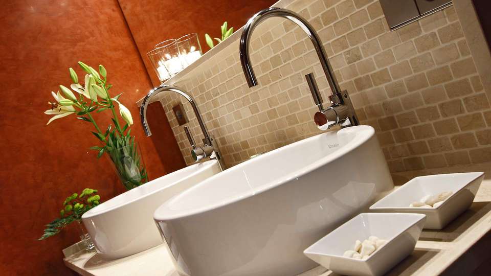 Casa Romana Hotel Boutique - EDIT_bath.jpg