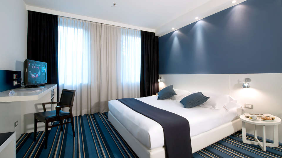 Neo Hotel - Edit_Room5.jpg