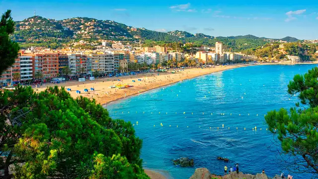 Esperienza Completa sulla Costa Brava con pensione completa e massimo comfort