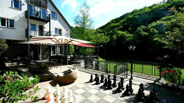 Estancia en el corazón de Luxemburgo en una cabaña a orillas del río Sauer