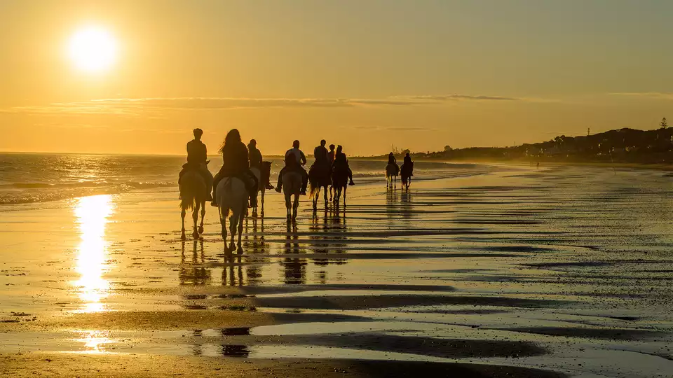 Escapada con paseo a caballo por el Donana y hotel en Mazagon desde noches