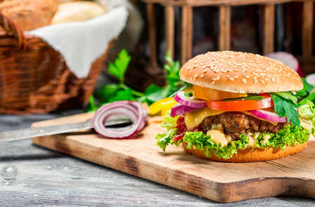 Week-end avec dîner de l'authentique « Burger de boeuf de Navarre » et visite d’une fromagerie