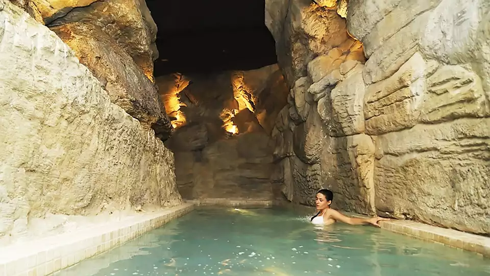 Escapada con acceso a los lagos naturales media pension y termas incluidas desde noches