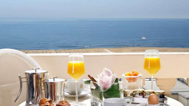 Elegante 4 * en Viareggio