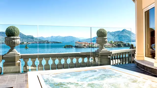 Weekend romantico sul Lago Maggiore con vasca idromassaggio e bottiglia di spumante in camera
