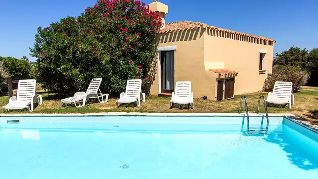 Vacanze a Stintino in appartamento con accesso piscina e nave da Civitavecchia (8 notti)