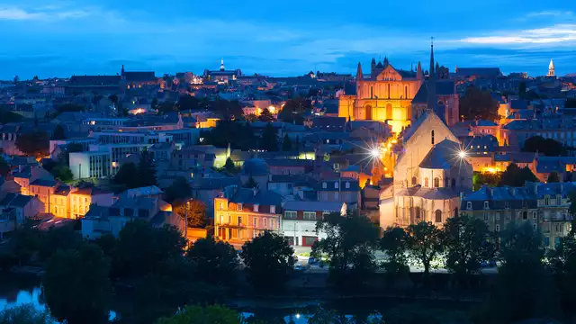 2 noches o más en pleno centro de Poitiers, con aperitivo de regalo