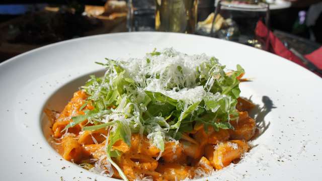 1 cena 3 platos para 2 adultos