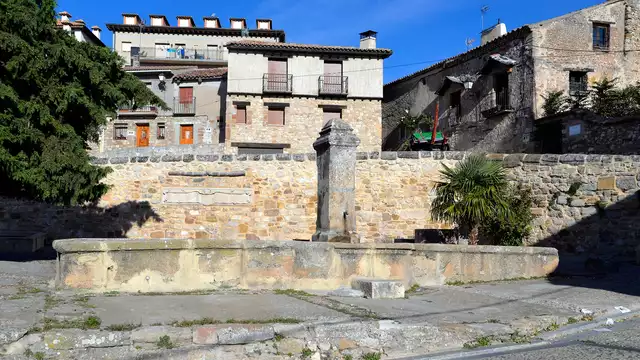 Évadez-vous dans un village de Guadalajara avec beaucoup de charme, dîner inclus !