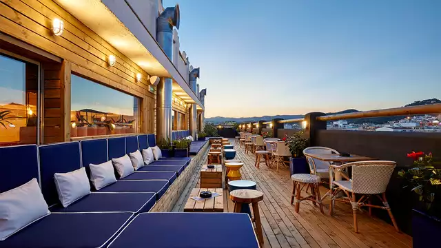Escápate en un oasis de lujo y elegancia en el centro de Lloret de Mar