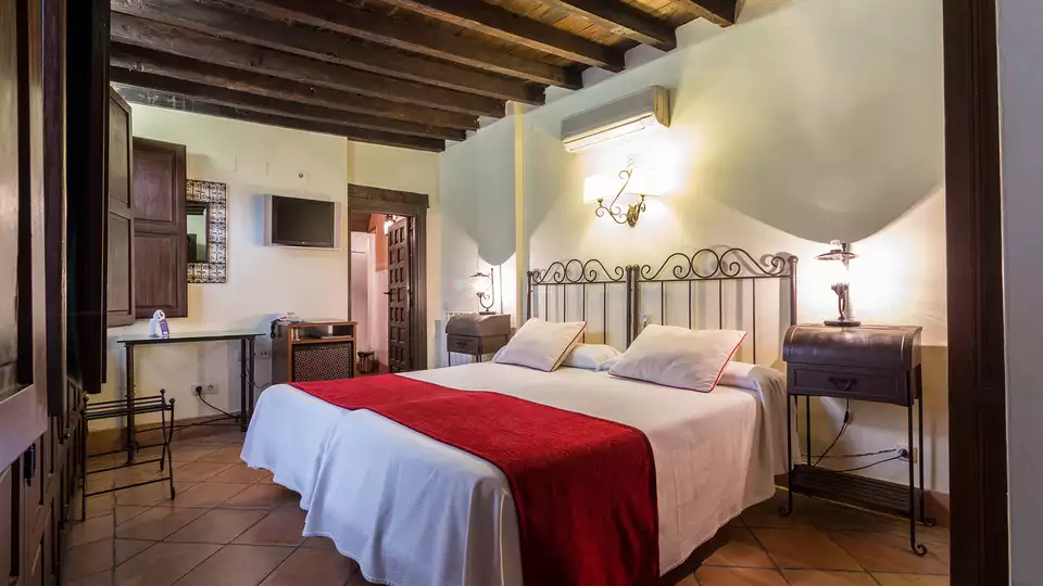 Romanticismo en habitacion superior en el barrio del Albayzin