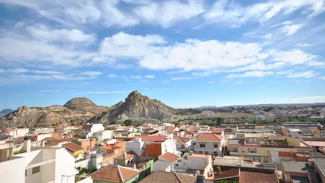Escapada romántica con acceso a jacuzzi privado, habitación superior, cava y bombones
