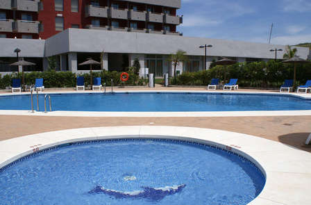 Mini-vacances en hôtel 4* avec piscine en demi-pension près de la plage (à partir de 2 nuits)