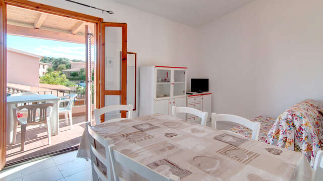 Confort en un apartamento triple para 4 en San Teodoro (desde 5 noches)