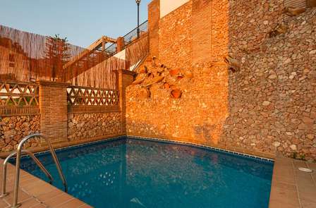 Lekker relaxen en halfpension in een van de beroemde witte dorpjes van Andalusië