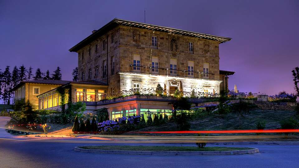 Escapada Romantica con encanto en habitacion superior cerca de Bilbao