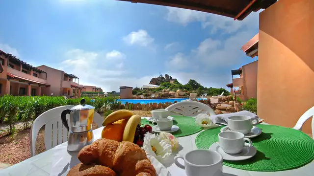 Finalmente vacanze Sardegna in resort con piscina e nave Grimaldi da notti