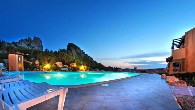 ¡Aprovecha los últimos rayos de sol!: costa Paradiso en un estupendo apartamento