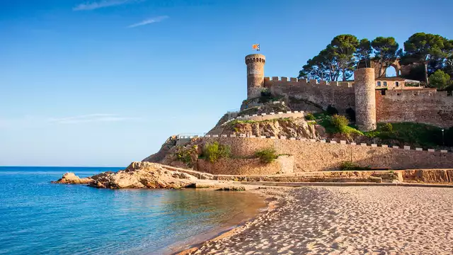 Escapade en chambre avec terrasse et demi-pension sur la Costa Brava
