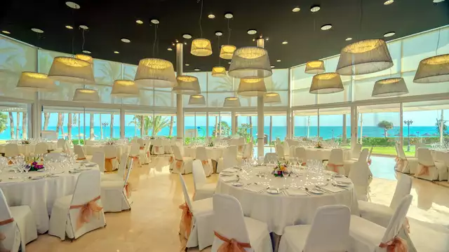 Vacanza in famiglia con pensione completa a Benalmádena