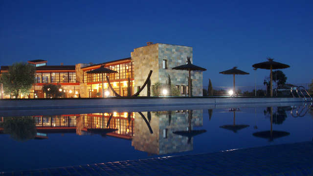 Escapada romántica en un 4* con gin tonic y salida tardía cerca de Toledo