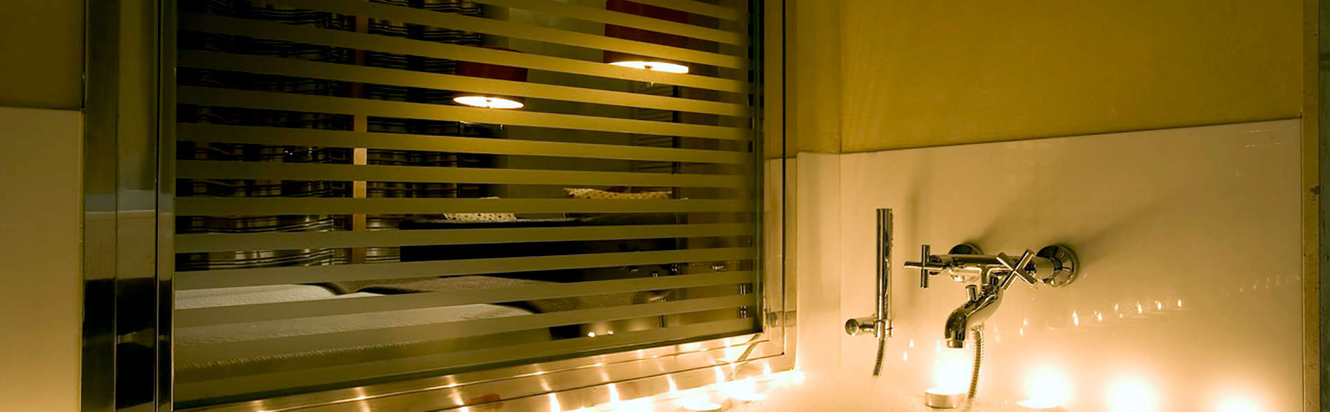 Hotel Villa Oniria - Edit_Bath.jpg