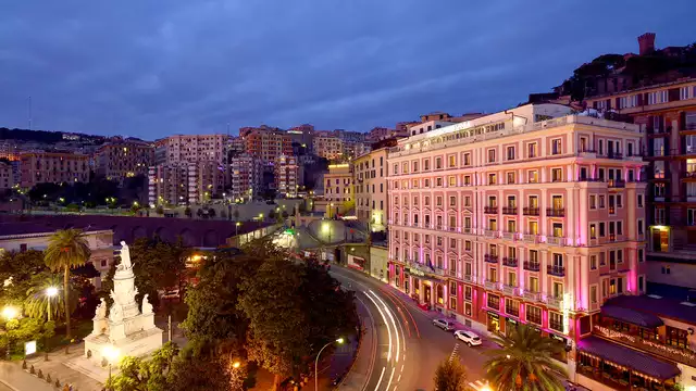 Vacances de luxe a Genes avec spa et diner dans un hotel etoiles face au port