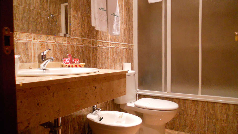 Hotel Villa San Remo - EDIT_bath1.jpg