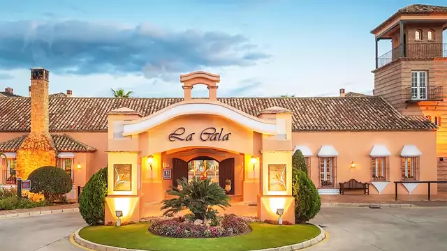 Escapada VIP: Con masaje, circuito Spa y cena gourmet en un precioso complejo 4*