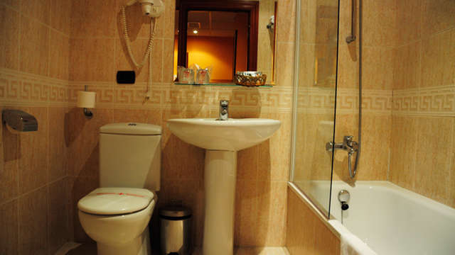 Luz Hotel 3* - Haro, España