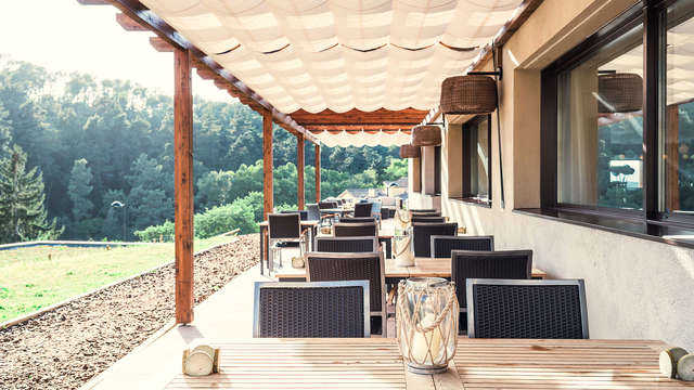 Escapada Romántica: Menú Degustación y Baños Termales by Aire en un ecoresort