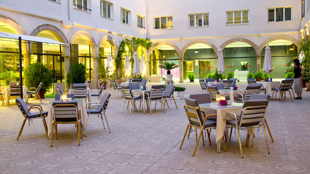 Escapada en Baeza en un convento del S. XVI con desayunos y sangría de cortesía