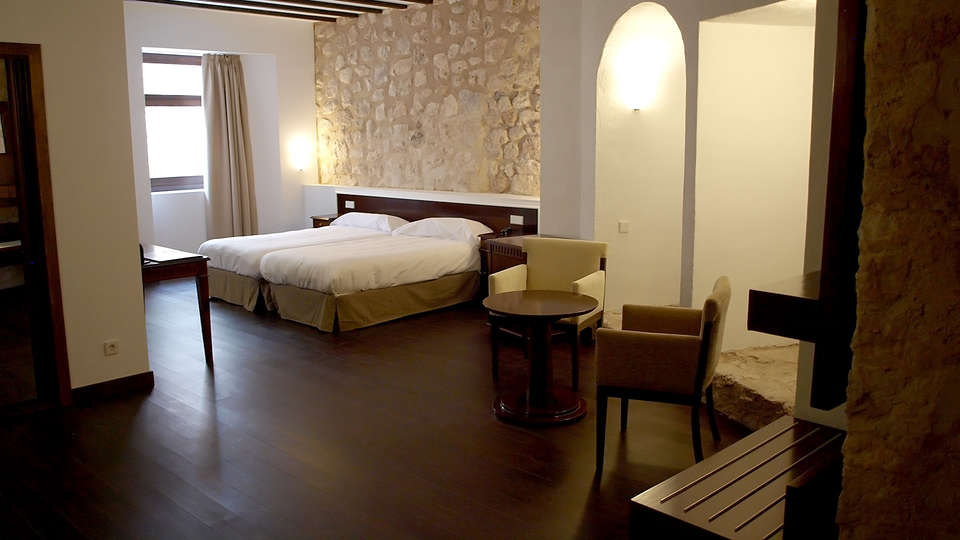 Palacio del Infante Don Juan Manuel Hotel Spa - EDIT_room5.jpg