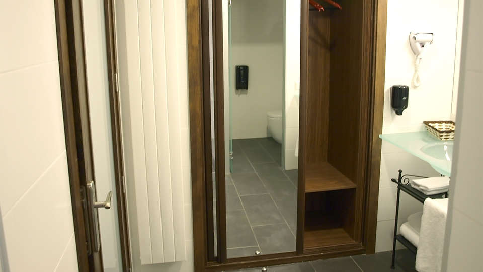 Palacio del Infante Don Juan Manuel Hotel Spa - EDIT_bath3.jpg