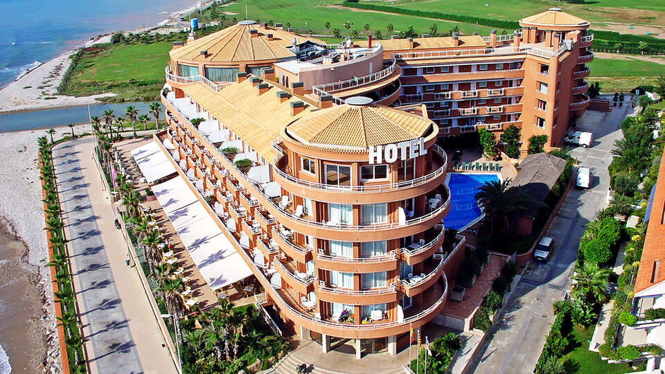 Decouvrez Sitges avec spa et bien plus encore