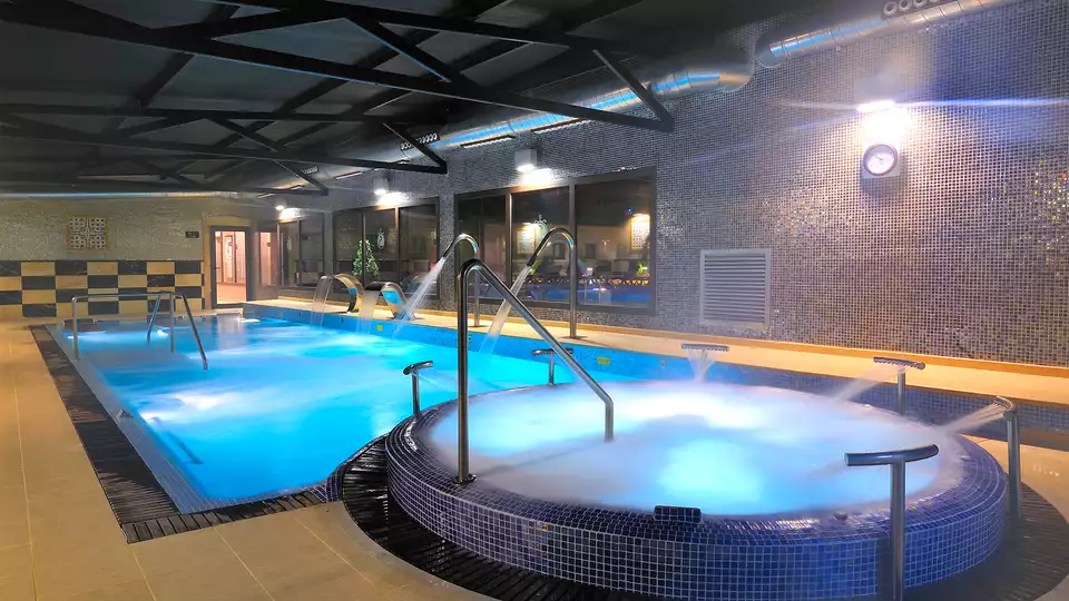 Escapada con degustacion de tapas y acceso al spa en Girona