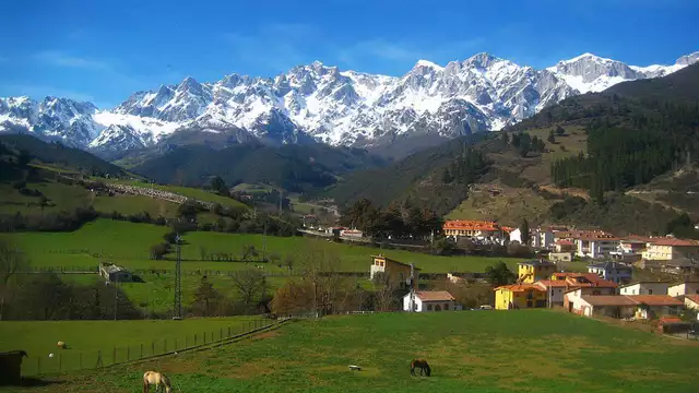 Spécial oenologie et détente avec visite d'une cave et d'une fromagerie dans les Pics d'Europe