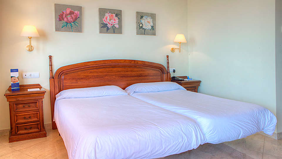 Hotel Sunway Playa Golf and Spa Sitges - EDIT_room.jpg
