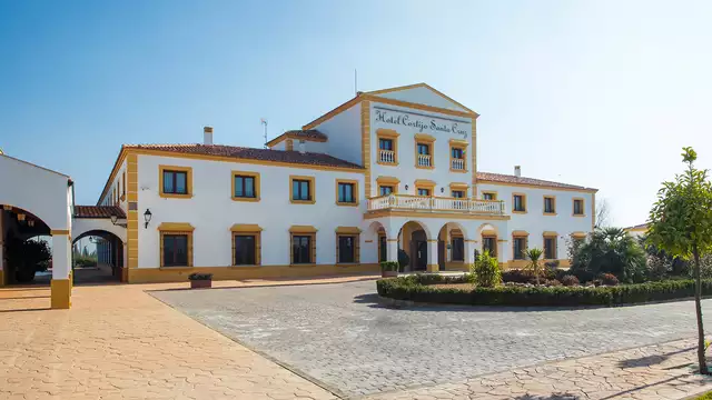 Escápate a Villanueva de la Serena en media pensión con parking