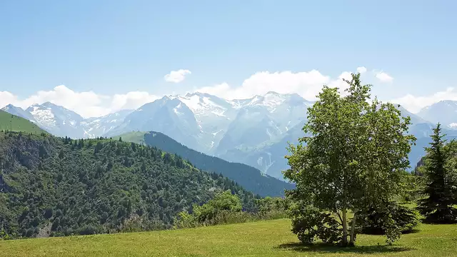 Cena en familia en el corazón de la estación Alpe d'Huez