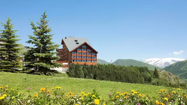 Cena en familia en el corazón de la estación Alpe d'Huez
