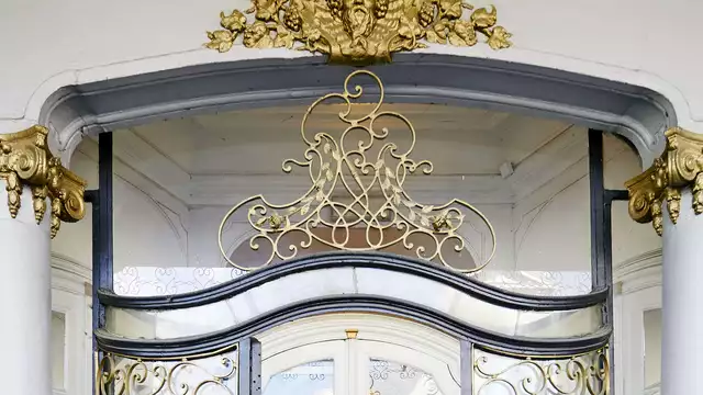 Estancia en habitación deluxe a dos pasos de la estación de Namur.