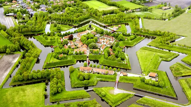 Er even tussenuit met ontbijt op de grens van Groningen en Drenthe