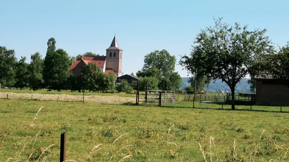 Comodidad tranquilidad y paseos en bici en la provincia de Gueldra