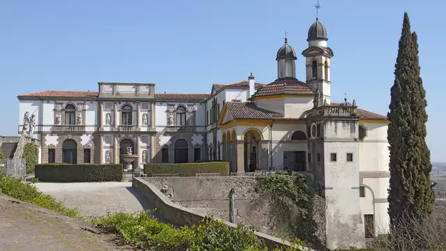 Soggiorno in famiglia in camera tripla sui Colli Euganei, vicino a Venezia