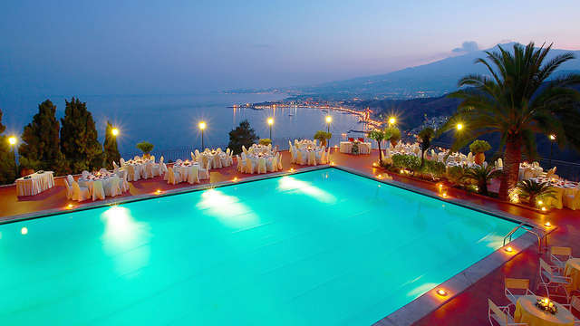 Escapada en el casco histórico de Taormina con vista panorámica