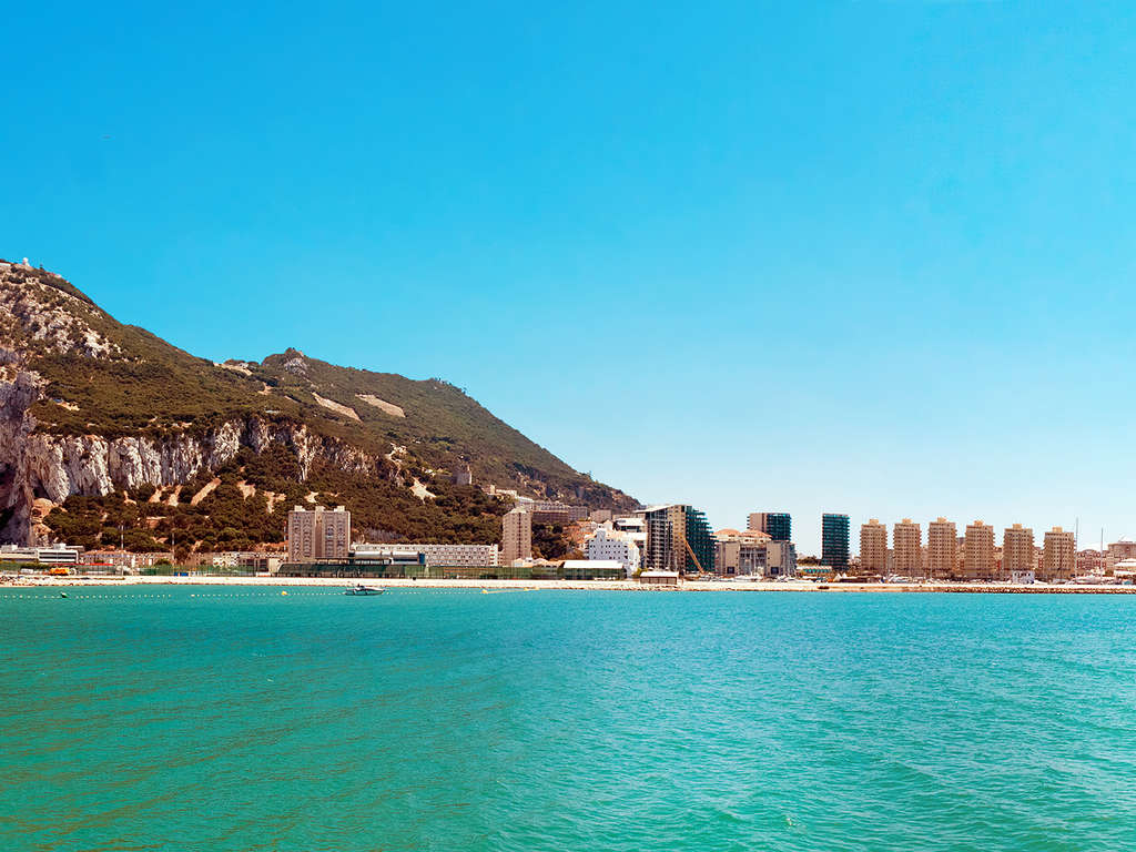 Week-end Au Bord De La Mer Avec Vue Sur La Baie De Gibraltar - 4* (ref 9638)