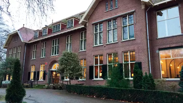 Aire fresco en los bosques de Gelderland durante tu estancia en una finca historica desde noches